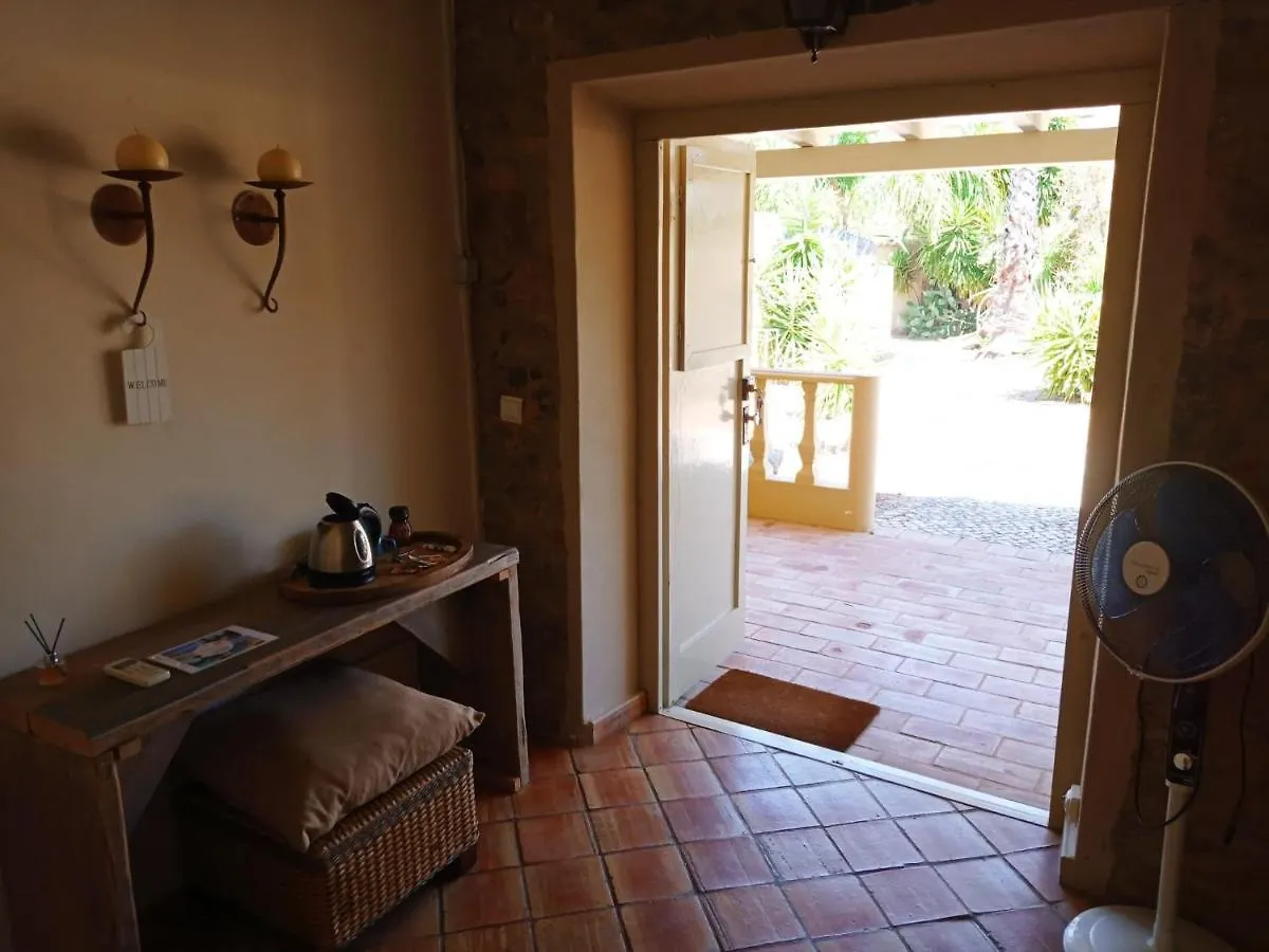 לינה וארוחת בוקר מונקאראפאצ'ו Quinta Pereiro Tropic Garden, Algarve