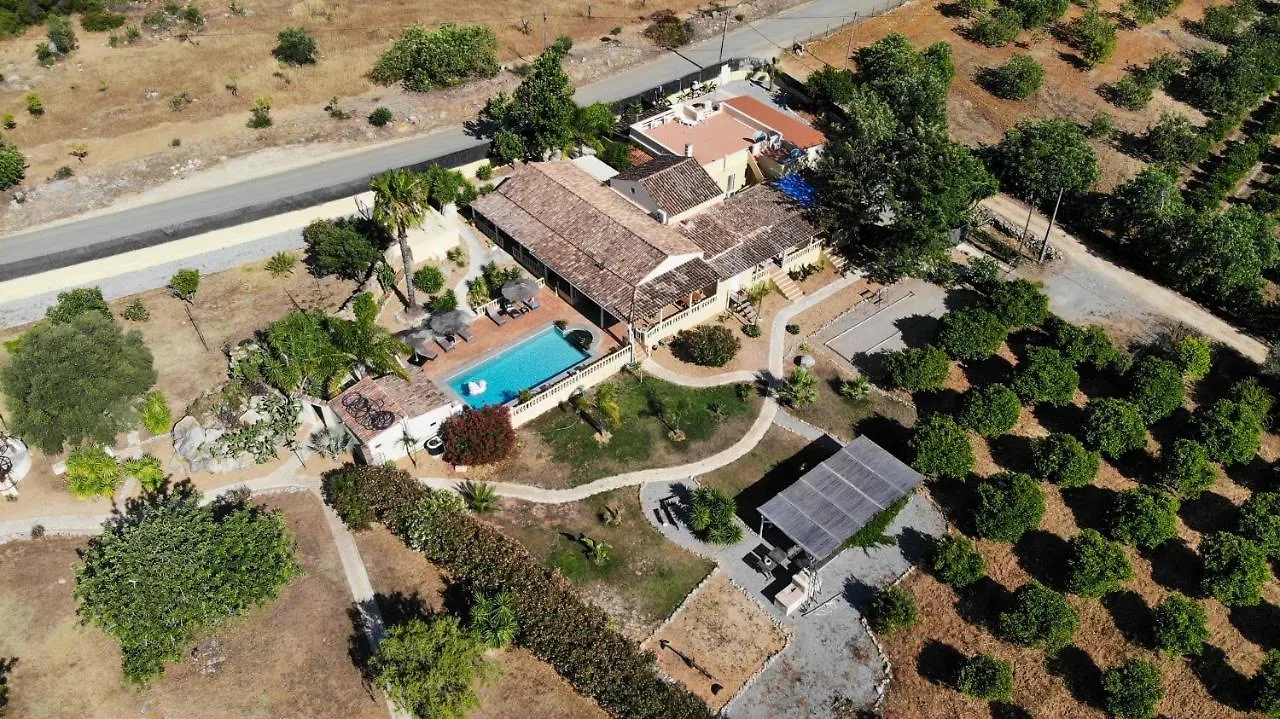 לינה וארוחת בוקר מונקאראפאצ'ו Quinta Pereiro Tropic Garden, Algarve 0*,  פורטוגל