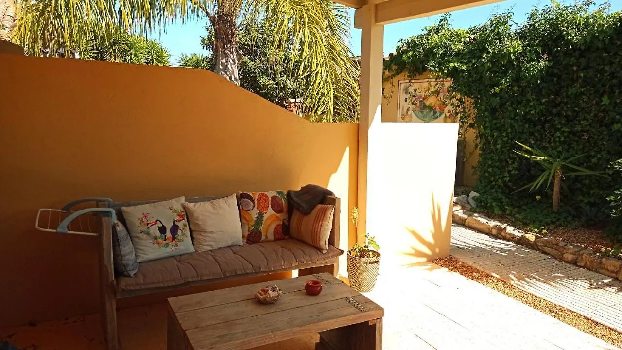 לינה וארוחת בוקר מונקאראפאצ'ו Quinta Pereiro Tropic Garden, Algarve